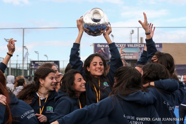 Amparo Gil cuelga el stick: más de 30 títulos y una vida dedicada al hockey hierba
