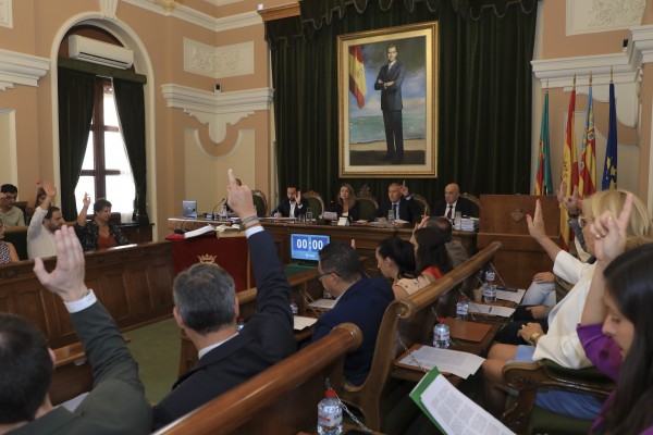 Los mismos temas de siempre pero con los papeles cambiados: de los sueldos a las videocámaras