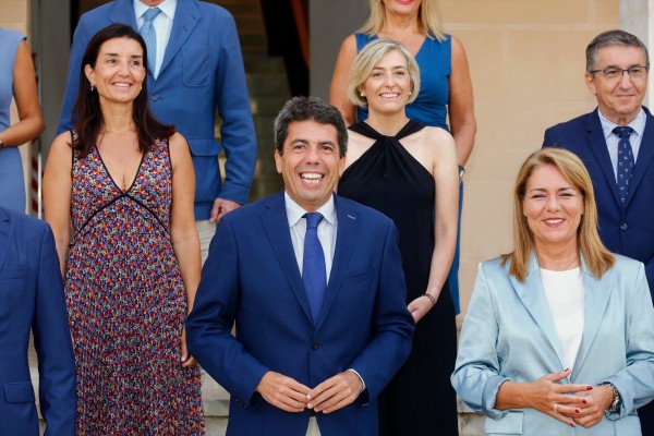 Mazón cumple 'raspado' con la paridad en el Consell a falta de sus 5 nombramientos