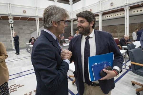 López Miras ficha juventud y mantiene su núcleo duro más fiable