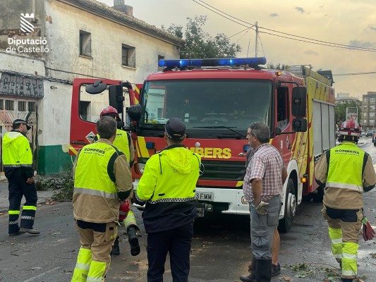Los bomberos de la Diputación atienden más de 60 servicios por la tormenta en la Plana Baixa