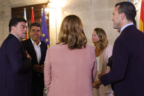Barcala apuesta por el municipalismo tras la integración de Alicante en el comité autonómico