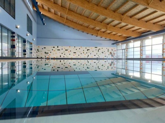 El contrato para gestionar la piscina de El Campello asciende a 17,8 millones por 14 años