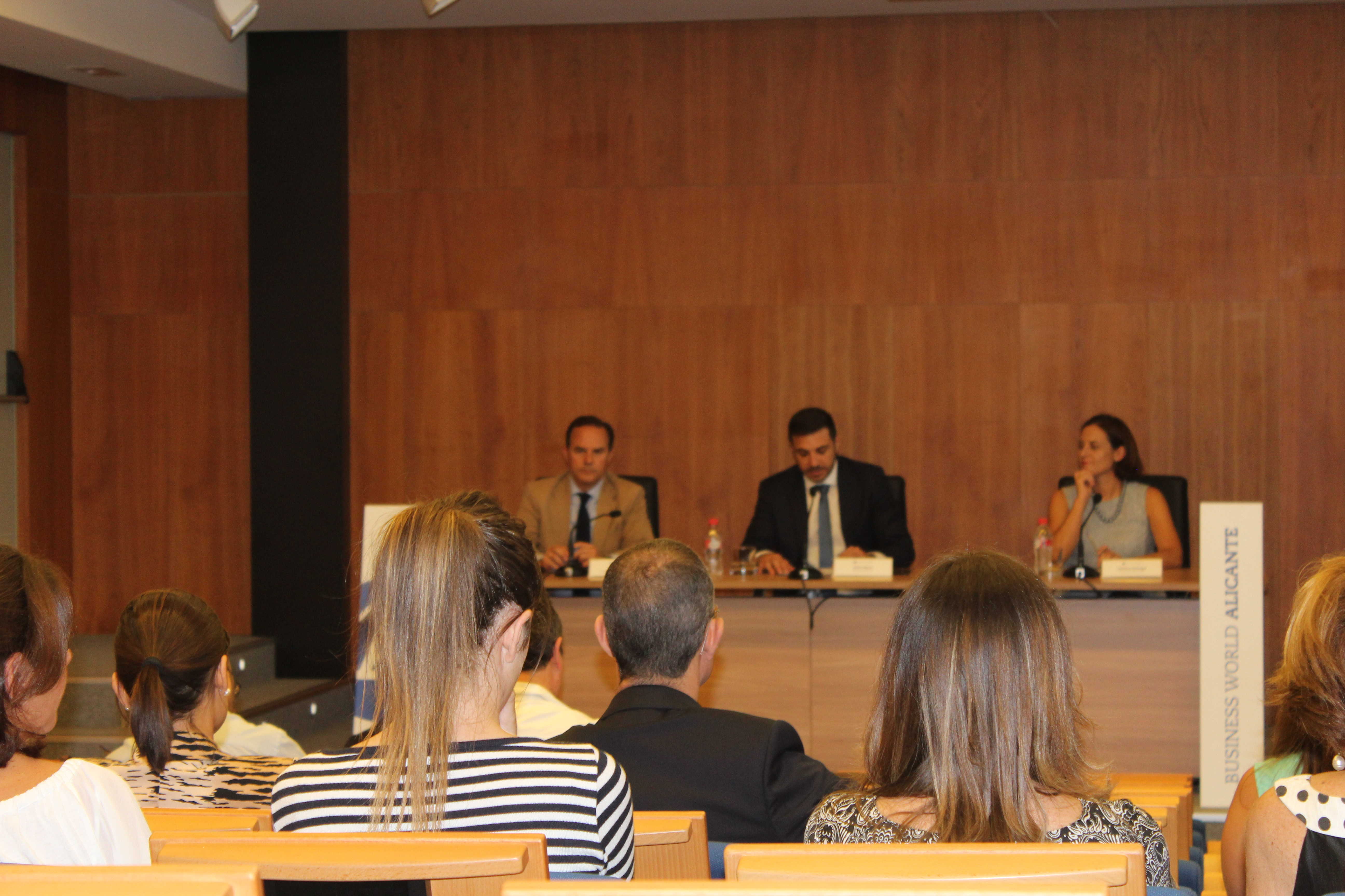 Carlos Castillo, Javier Reina (Ociex) y Soledad Berbegal (Actiu) - 