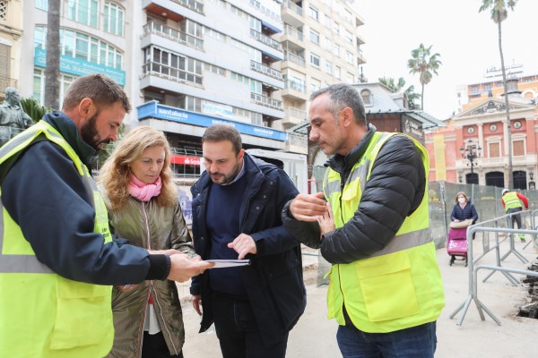 El PSPV pide responsabilidades a Carrasco por abrir la plaza de la Paz sin tener la obra acabada