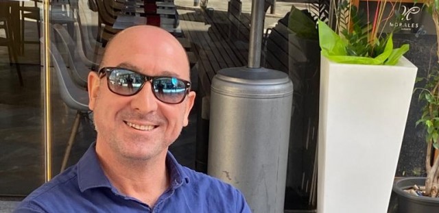 Ha nacido un escritor de brújula: Miguel A. Murcia Marín se mete en la piel del inmigrante en 'Fronteras de interior'