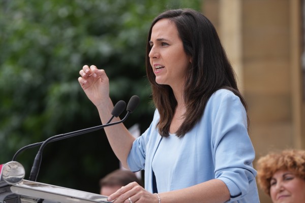 Belarra acusa a Aznar de marcar 