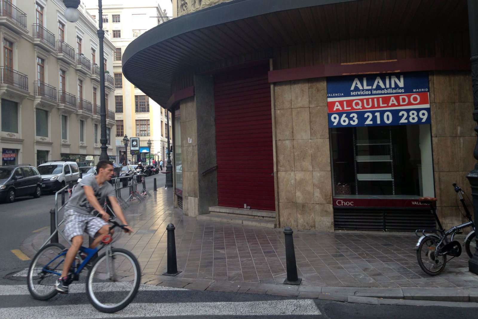 Amelia Delhom abre su segunda tienda de muebles en Valencia