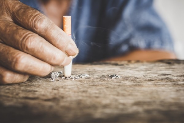 Las pruebas genéticas demuestran que fumar puede hacernos envejecer más rápido
