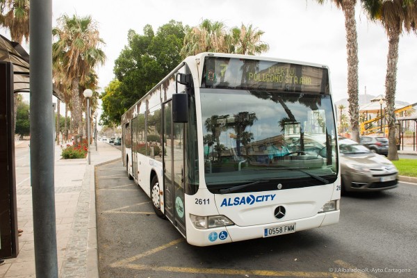 El Ayuntamiento refuerza la línea 14 para dar servicio a los alumnos de los IES El Bohío y San Isidoro de Los Dolores