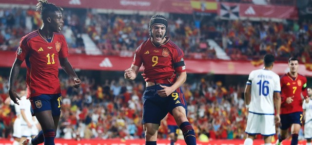 España 'devora' a Chipre con otra goleada