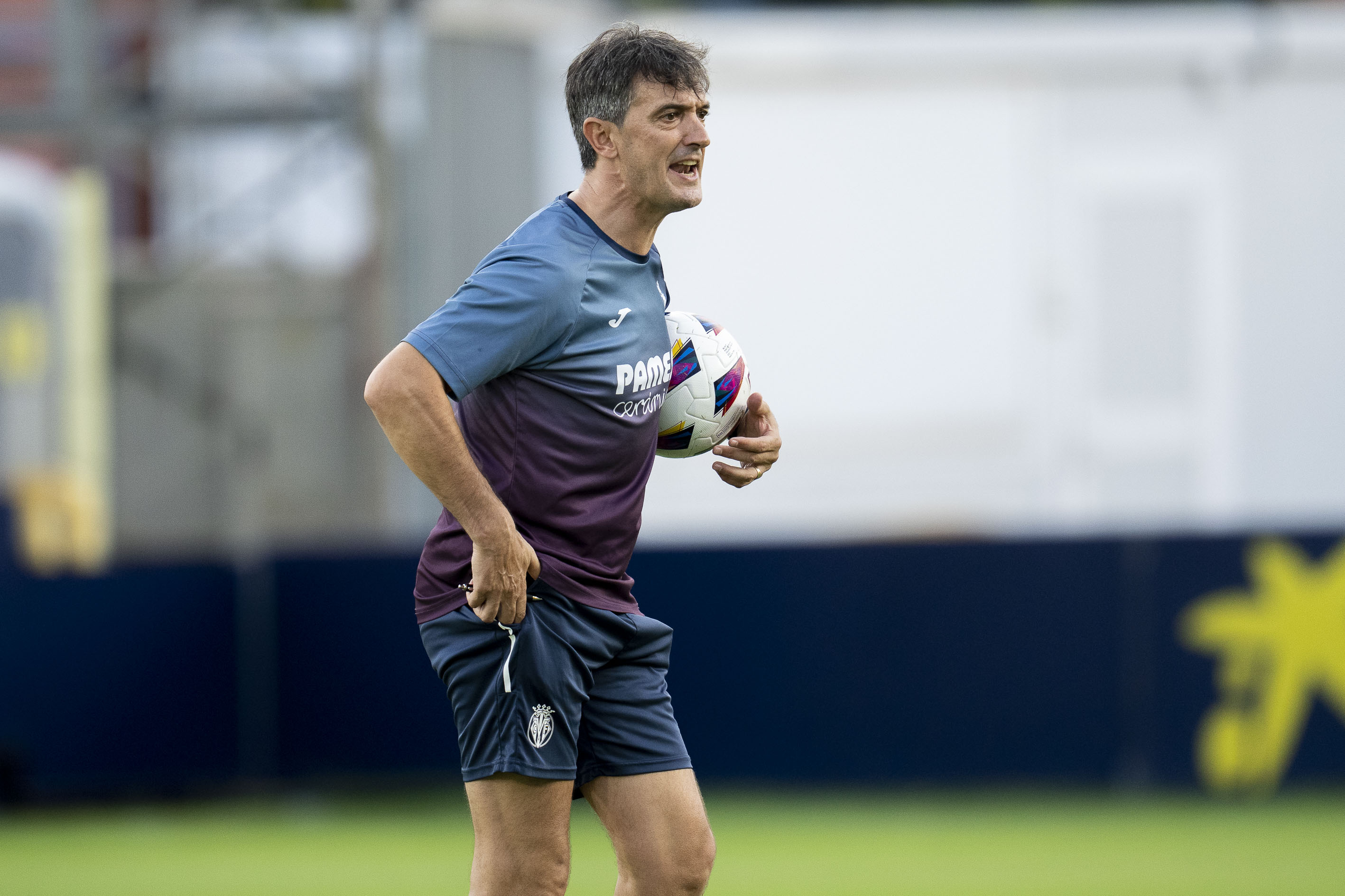 Pacheta se estrena en el banquillo 'groguet' con una maratón de siete partidos en tres semanas