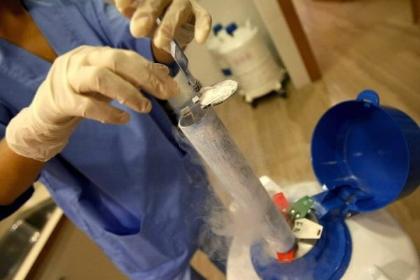 Compromís propone a las Corts incluir en la sanidad pública la reproducción asistida para mujeres de más de 40 años