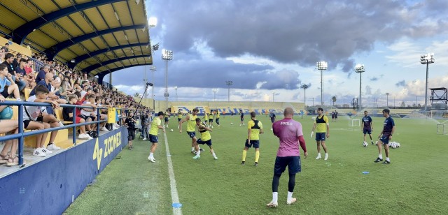 Pacheta arranca con aplausos y expectación en su primer entrenamiento al frente del Villarreal