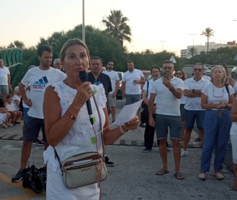 Los arquitectos, APHA y Urbanova también exigen la retirada de las vías del sur de Alicante