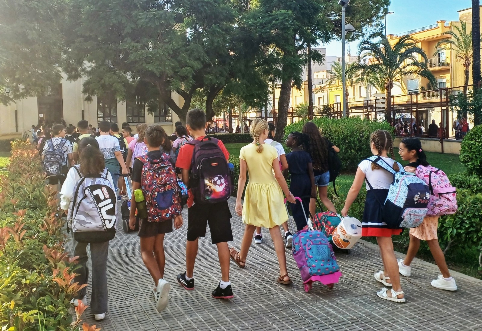 UGT lamenta los errores en las adjudicaciones y pide a Educación más personal administrativo