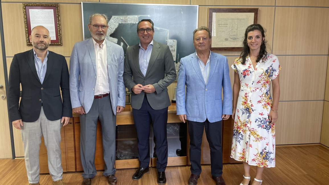 Los responsables de Ascer, con Rubén Ibáñez. Foto: PORTCASTELLÓ - 