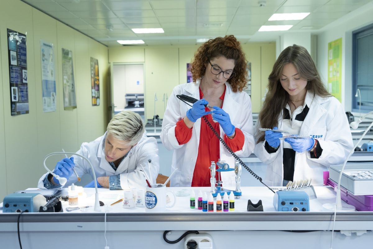 La modalidad de FP online escala posiciones en la formación sanitaria
