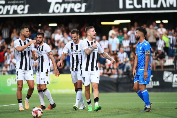 De tres en tres: El CD Castellón se acostumbra a ganar