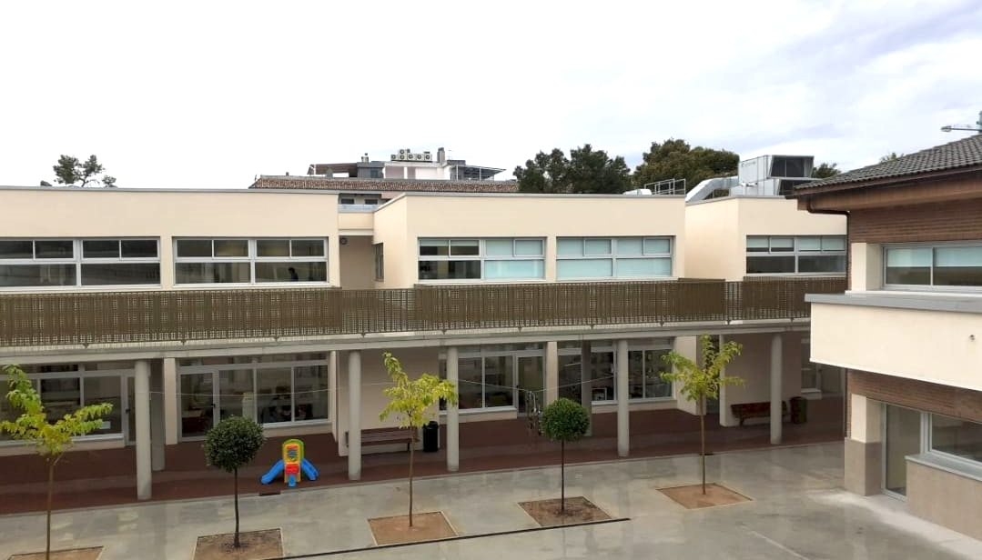 Más de un centenar de alumnos de La Encarnación de Torrent se quedan sin autobús a la vuelta al cole