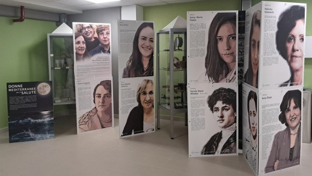 Una exposición homenajea a mujeres del siglo XX y XXI por sus aportaciones profesionales