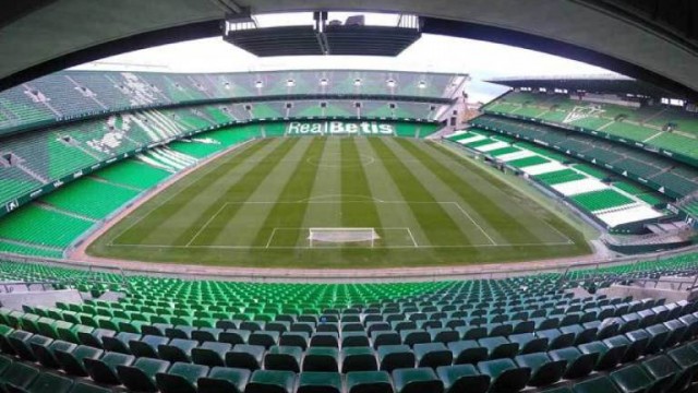 Betis y Sevilla buscan pulmón financiero en sus estadios
