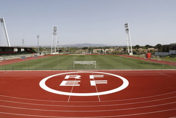 Las mil llamadas a la RFEF en el día que cierra el mercado de fichajes y las 1,3 millones de licencias que validarán junto a las Territoriales