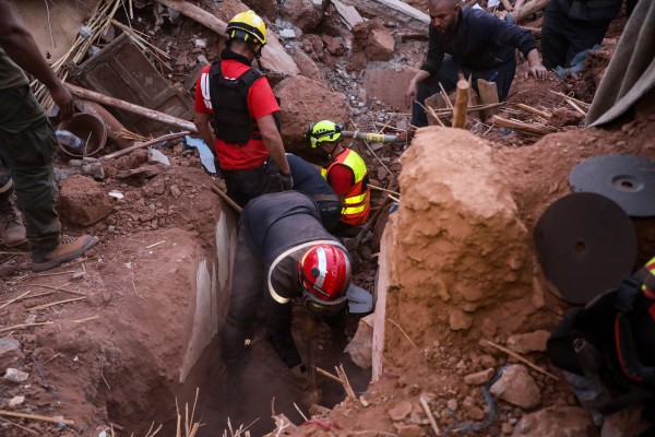 Marruecos eleva a casi 2.500 el balance de fallecidos por el terremoto
