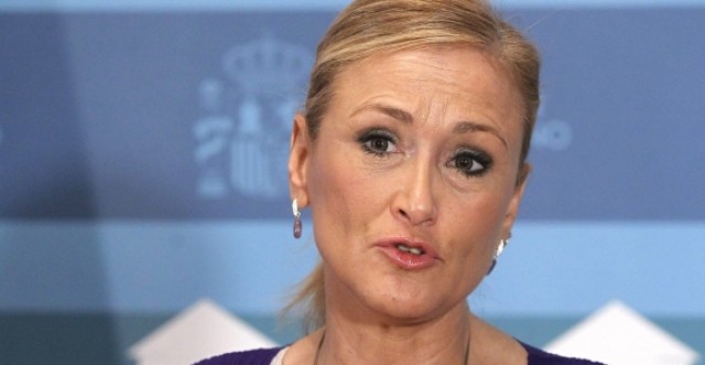 Cifuentes insiste en que Barberá no debe seguir en el Senado porque todo investigado por corrupción debe dimitir