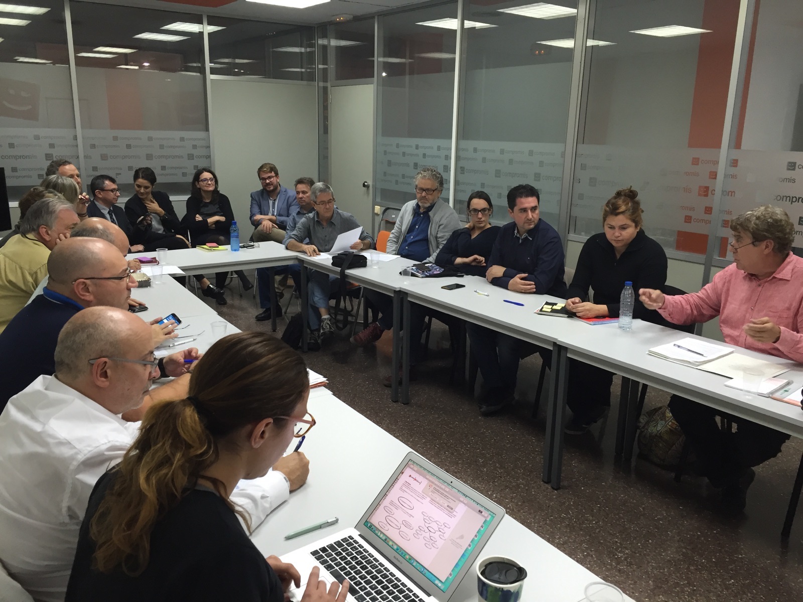 Iniciativa valora la propuesta del Bloc pero insiste en que la marca Compromís esté presente