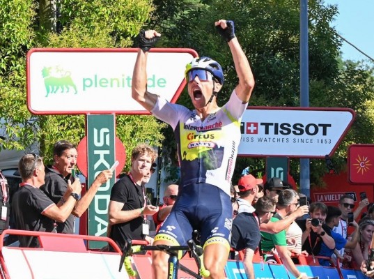 Rui Costa hace sombra a Evenepoel en Lekunberri y Kuss mantiene el liderato
