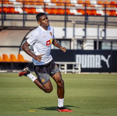 El Valencia arranca con ocho jugadores que acaban contrato entre junio de 2024 y 2025
