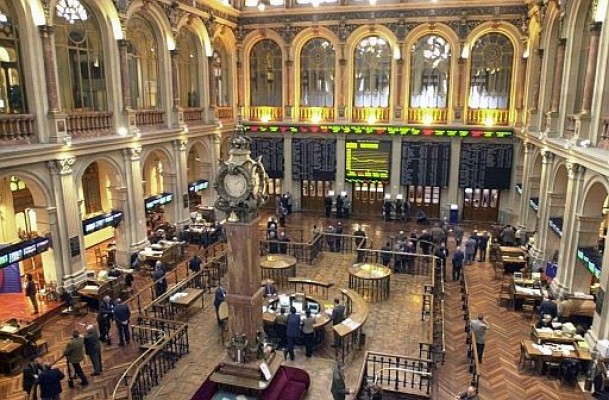Suave apertura bajista en bolsa mientras sigue la catarata de resultados empresariales
