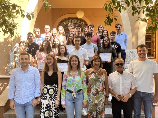 El Ayuntamiento de la Vall d'Uixó reconoce al alumnado excelente del curso 2022-2023

