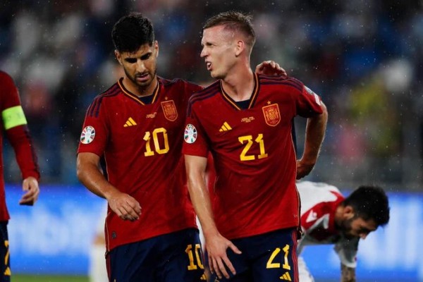 Ferran Torres y Yeremy Pino sustituyen a Olmo y Asensio