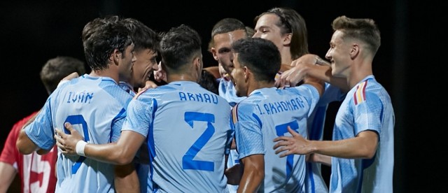 Diego López anota, Javi Guerra y Fran Pérez debutan en la goleada de España 