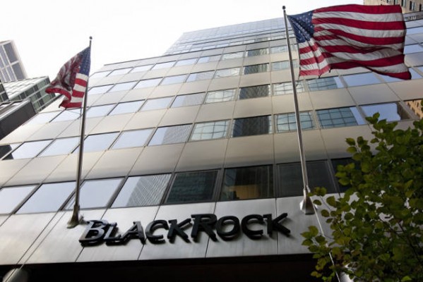 BlackRock se hace fuerte en Telefónica y supera la participación de La Caixa

