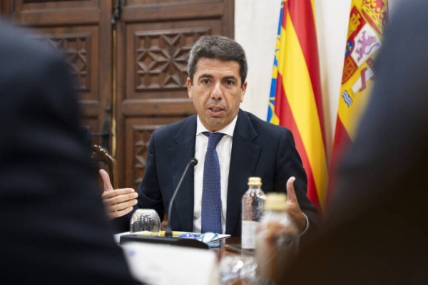 Mazón asegura que mantendrá las oficinas de asistencia a mujeres víctimas de violencia machista