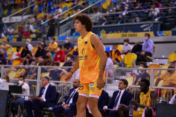 El HLA Alicante incorpora al alero Miguel Serrano 