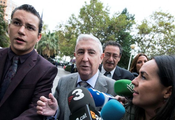 Sanz elude el juicio con el pago de una multa y reconoce el abuso a tres extrabajadoras de RTVV