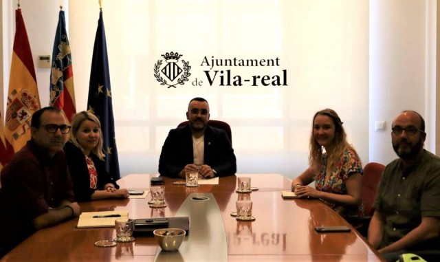 Dos meses y medio: la dimisión de Serralvo desata la primera crisis PSPV-Compromís en Vila-real