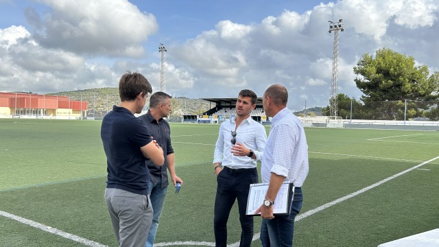 Benissa instala césped de última generación en el campo de fútbol con 188.000 euros