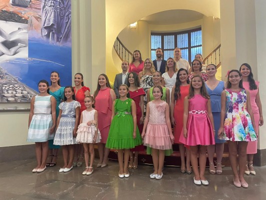 Castelló da el pistoletazo de salida a la Magdalena 2024 con la recepción de las reinas en Diputación