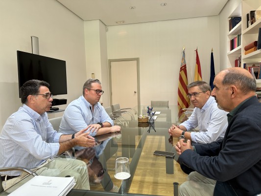 El alcalde de San Vicente busca impulsar los centros pendientes del Plan Edificant
