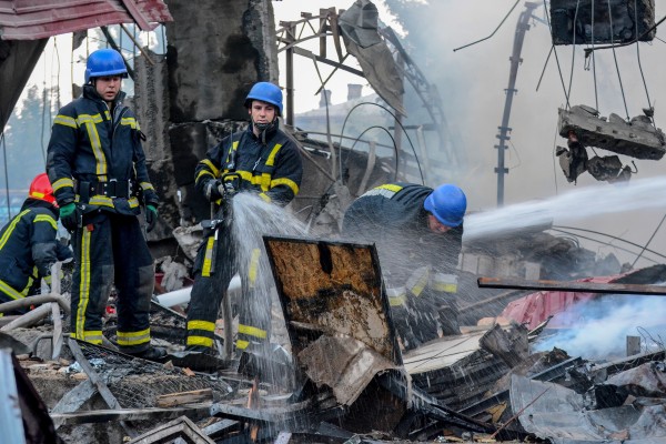 Al menos 16 muertos en un nuevo ataque ruso sobre un mercado en Kostantinovka (Donetsk)
