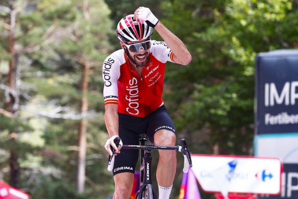 Jesús Herrada conquista la Laguna Negra, Kuss sigue líder
