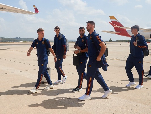 La selección cierra su preparación con Laporte al margen y viaja a Tiflis
