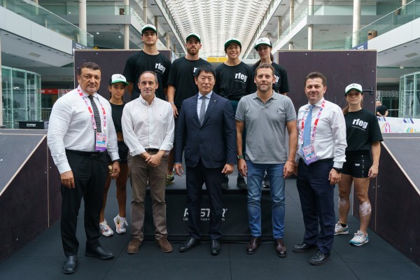La primera exhibición del Parkour Tour reunió a más de un millar de asistentes en Valencia
