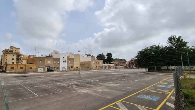 El Ayuntamiento de Sueca vuelve a abrir el parking de la avenida Ciutat de Pamplona