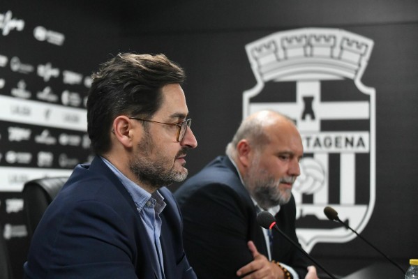El Efesé logra su tope con 8.806 abonados pero las administraciones lo dejan 